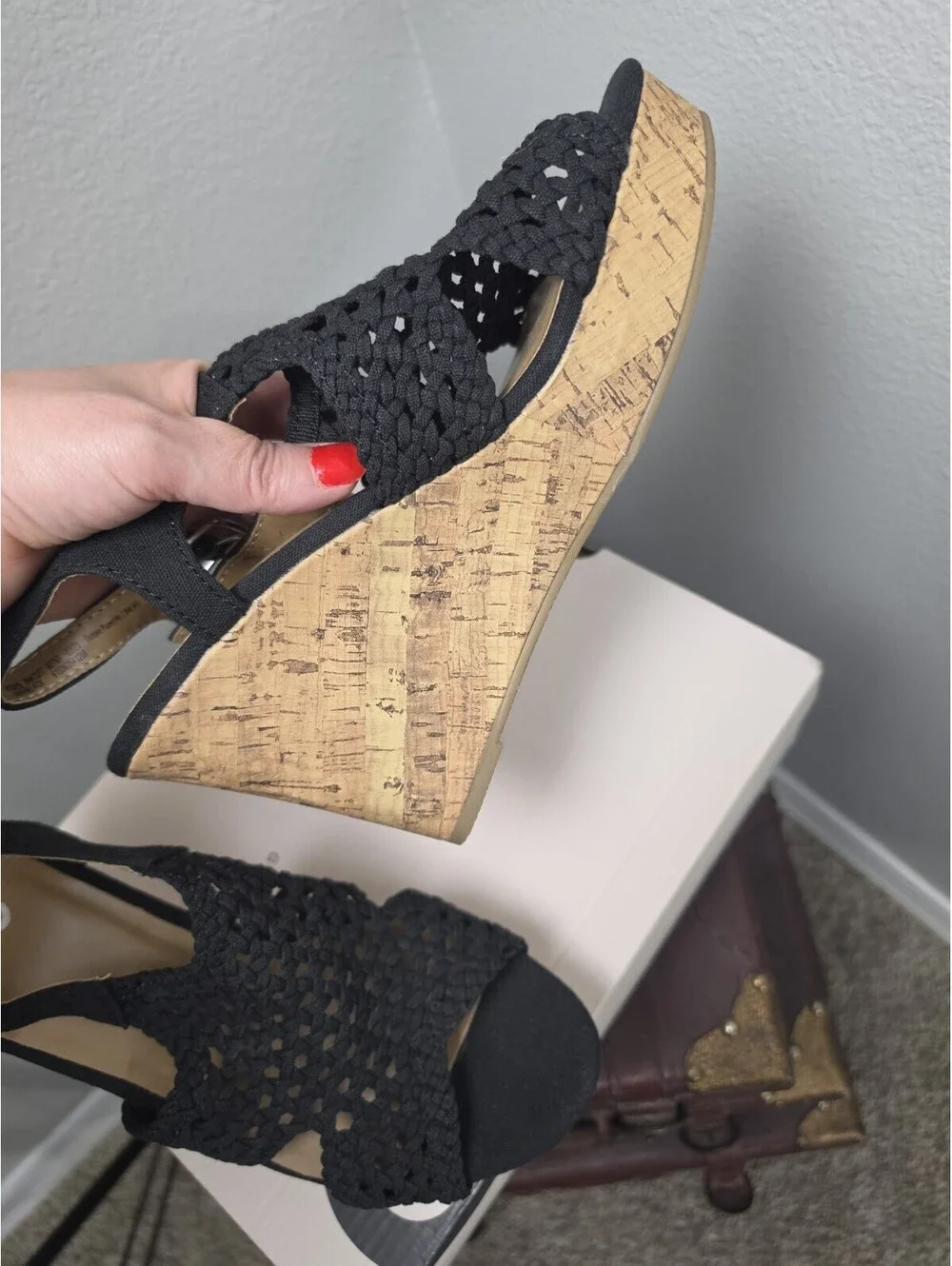 SO Taffy Black Woven Cork Wedge Sandals Open Toe Buckle Closure Womens Size 8.5